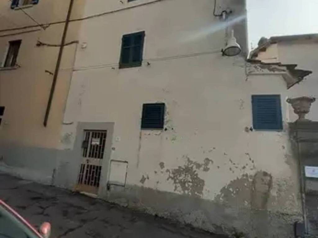 intera palazzina in vendita a Laterina Pergine Valdarno in zona Laterina