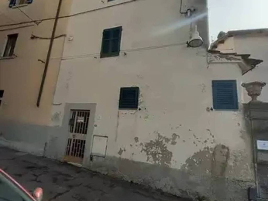 intera palazzina in vendita a Laterina Pergine Valdarno in zona Laterina