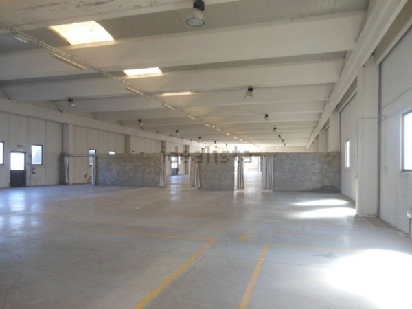 locale di sgombero in vendita a Laterina Pergine Valdarno