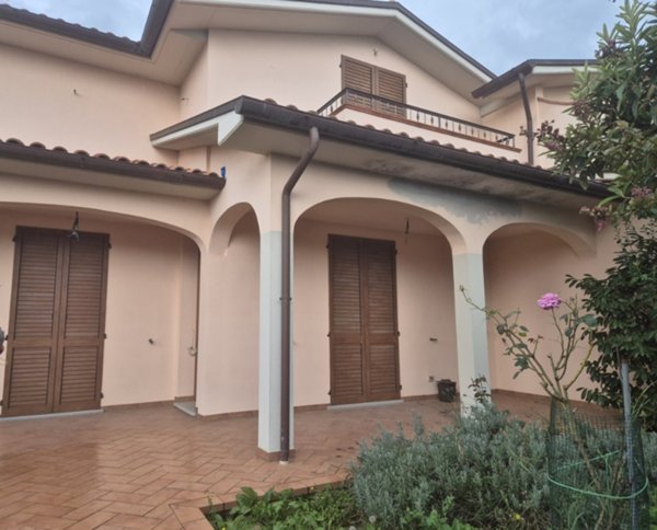 casa indipendente in vendita a Laterina Pergine Valdarno in zona Montalto