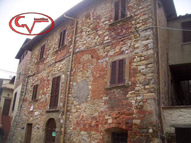 intera palazzina a Laterina Pergine Valdarno in zona Pieve a Presciano