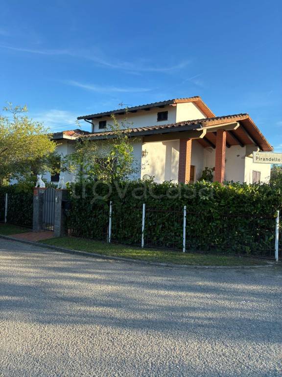 casa indipendente in vendita a Laterina Pergine Valdarno in zona Laterina