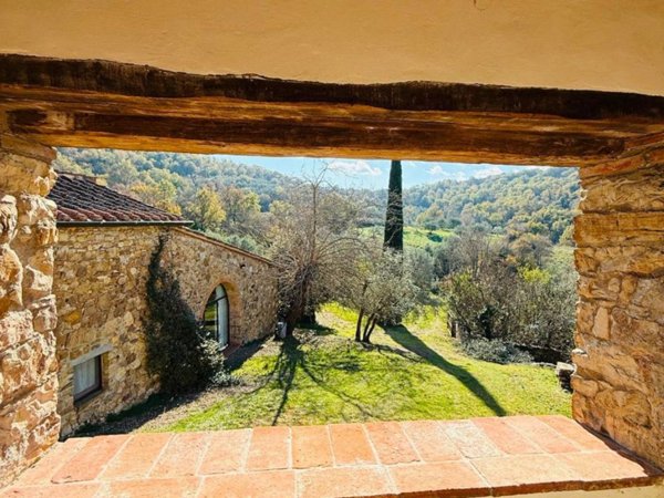 casa indipendente a Laterina Pergine Valdarno in zona Pergine Valdarno
