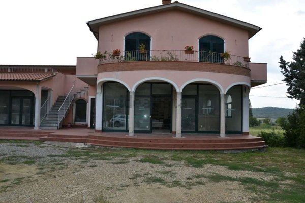 locale commerciale in vendita a Laterina Pergine Valdarno