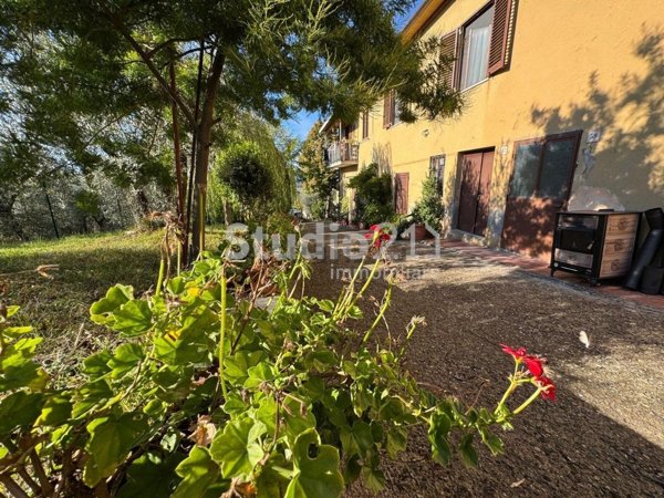 casa indipendente a Laterina Pergine Valdarno in zona Pergine Valdarno