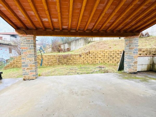 casa indipendente a Laterina Pergine Valdarno in zona Pieve a Presciano