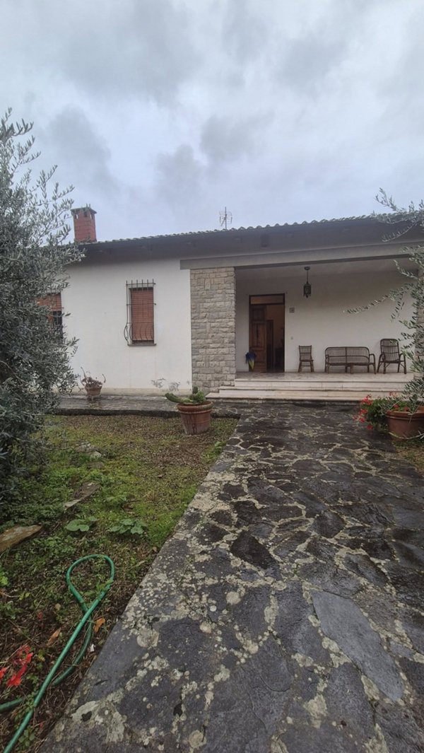 casa indipendente a Laterina Pergine Valdarno in zona Pergine Valdarno