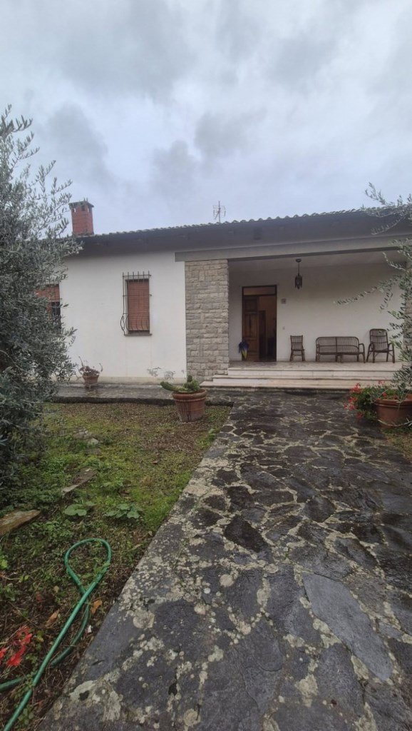 casa indipendente a Laterina Pergine Valdarno in zona Pergine Valdarno