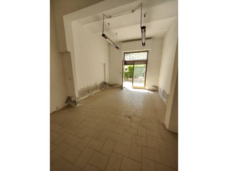 negozio in vendita a Laterina Pergine Valdarno in zona Montalto