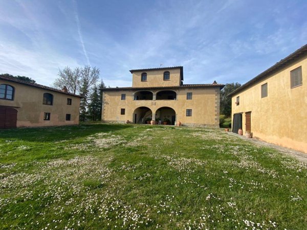 locale di sgombero a Laterina Pergine Valdarno in zona Pergine Valdarno