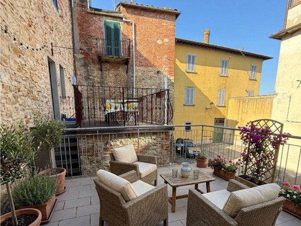 casa indipendente a Laterina Pergine Valdarno in zona Pieve a Presciano