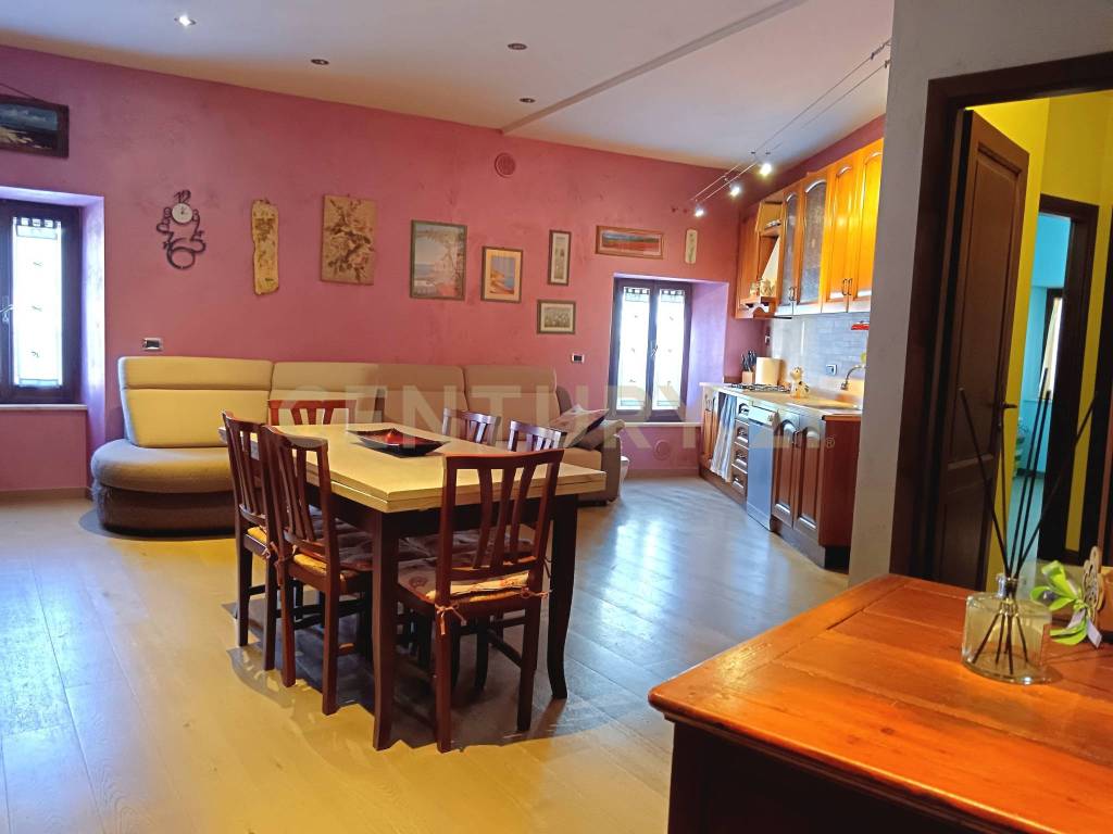 casa indipendente in vendita ad Abbadia San Salvatore