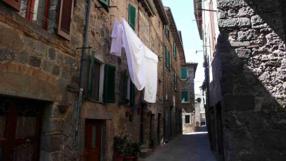 locale di sgombero in vendita ad Abbadia San Salvatore
