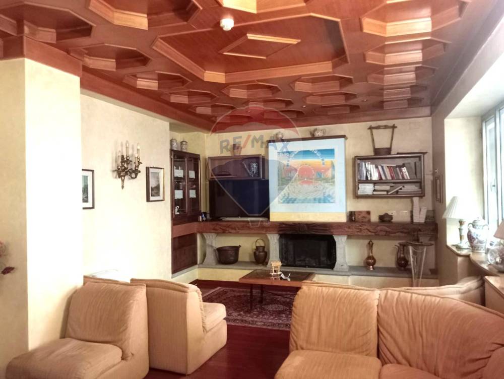 negozio in vendita ad Abbadia San Salvatore