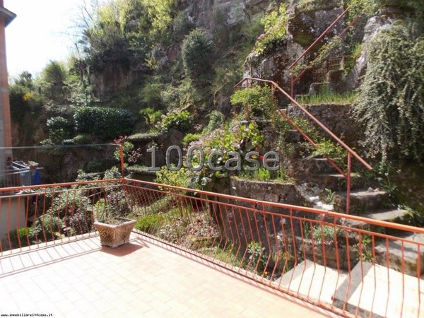 casa indipendente in vendita ad Abbadia San Salvatore