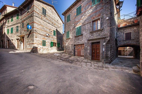 casa indipendente in vendita ad Abbadia San Salvatore