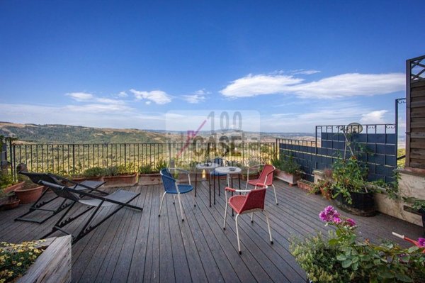 esavano in vendita ad Abbadia San Salvatore