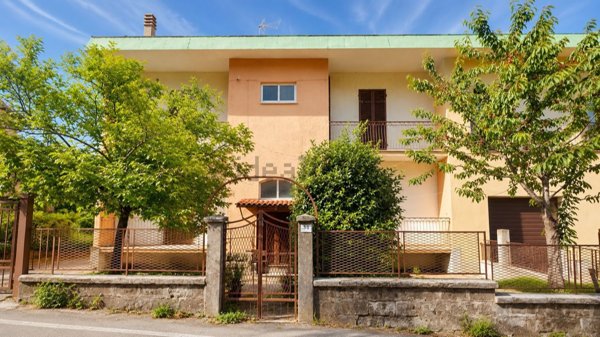 casa indipendente in vendita ad Abbadia San Salvatore