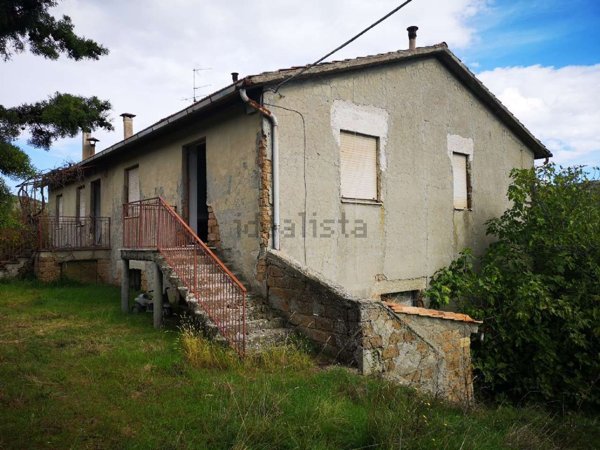 casale in vendita ad Abbadia San Salvatore