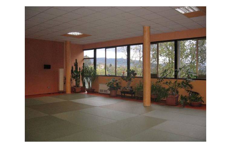 locale commerciale in vendita ad Abbadia San Salvatore