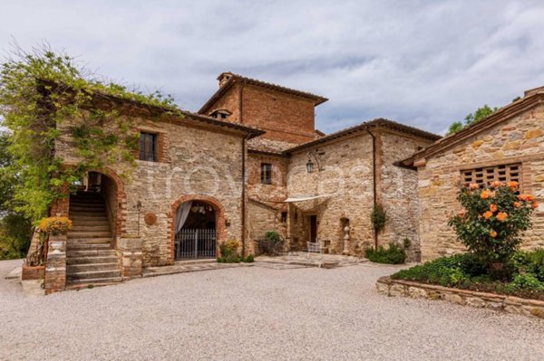 casa indipendente in vendita ad Asciano