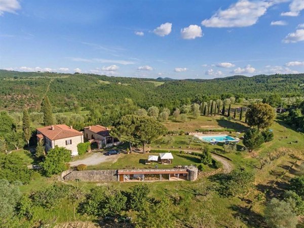 casa indipendente in vendita ad Asciano