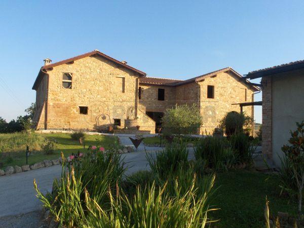 casa indipendente in vendita ad Asciano