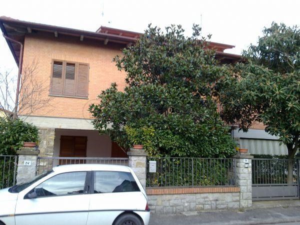 casa indipendente in vendita ad Asciano in zona Arbia