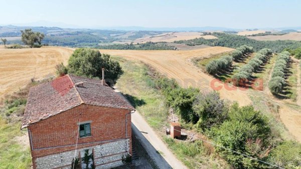 casa indipendente in vendita ad Asciano