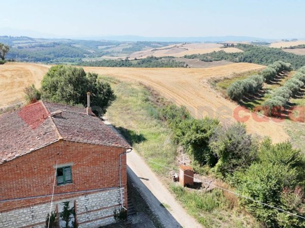 casa indipendente in vendita ad Asciano