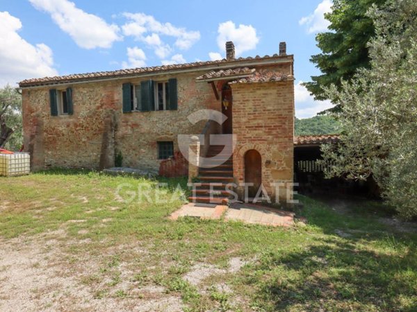 casa indipendente in vendita ad Asciano