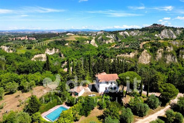 casa indipendente in vendita ad Asciano in zona Chiusure