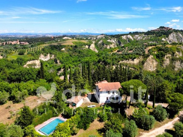 casa indipendente in vendita ad Asciano in zona Chiusure