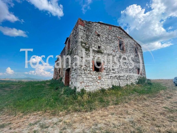 locale di sgombero in vendita ad Asciano