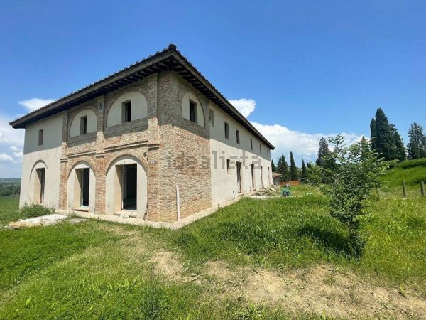 casa indipendente in vendita ad Asciano