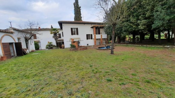 casa indipendente in vendita ad Asciano