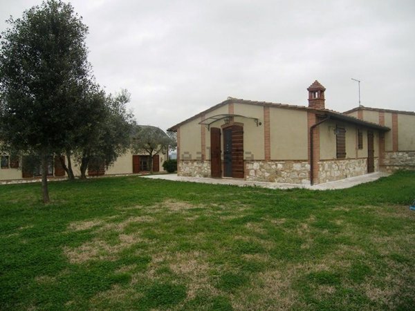casa indipendente in vendita ad Asciano