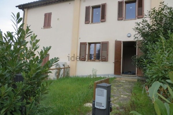 casa indipendente in vendita ad Asciano