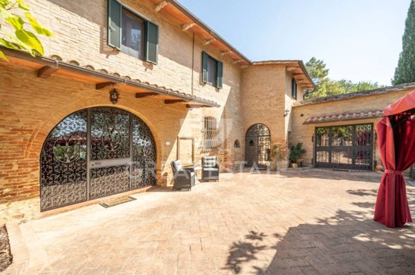 casa indipendente in vendita ad Asciano