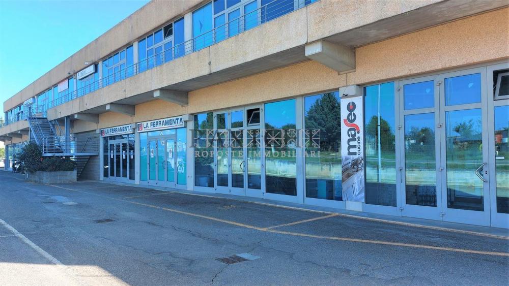 locale di sgombero in vendita ad Asciano