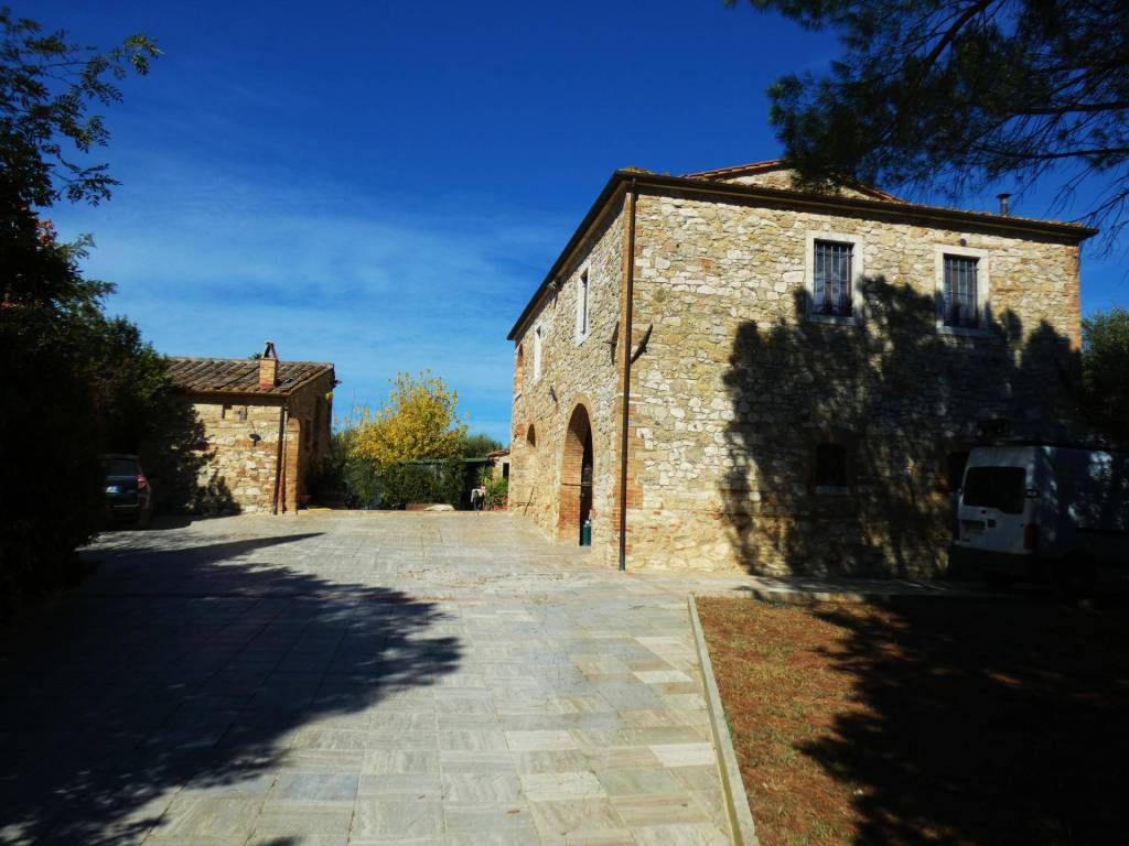 casa indipendente in vendita ad Asciano