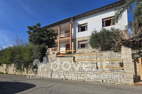 casa indipendente in vendita ad Asciano