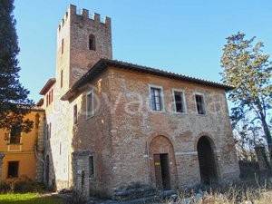 villa in vendita ad Asciano
