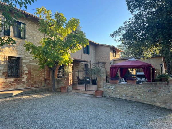 casa indipendente in vendita ad Asciano