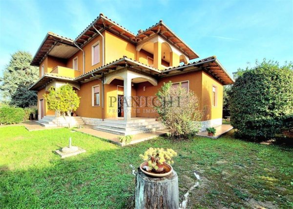 casa indipendente in vendita ad Asciano