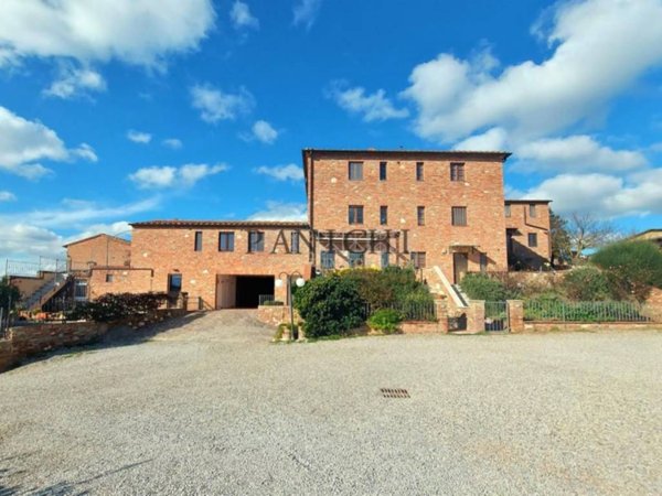 casa indipendente in vendita ad Asciano