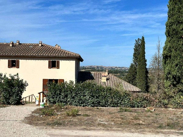 intera palazzina in vendita ad Asciano