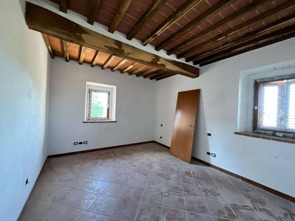 intera palazzina in vendita ad Asciano