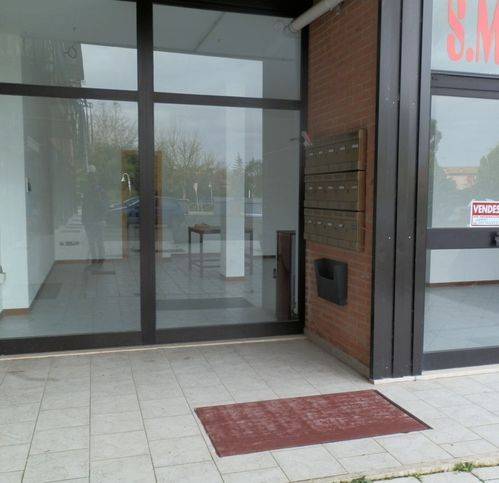 negozio in vendita ad Asciano in zona Arbia