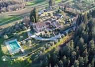 casa indipendente in vendita ad Asciano in zona Chiusure